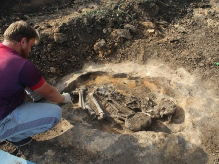 Захоронение, которому более трех тысяч лет, обнаружили археологи в Новохоперском районе