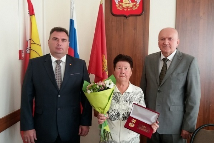 Жительнице Борисоглебска вручили высшую награду Воронежской области 