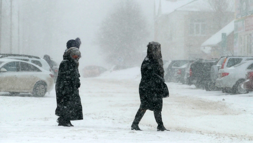 "Лютый» февраль: после сильных морозов на Борисоглебск обрушилась метель