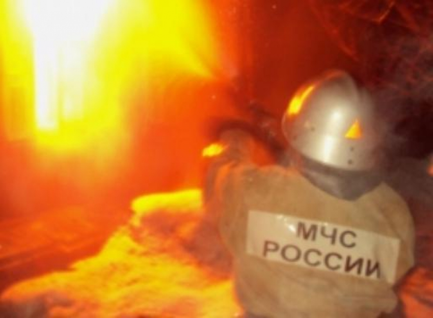 Ночью в Борисоглебске сгорел офис на ул. Народной