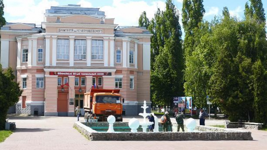 Главный фонтан Борисоглебска готовят к новому летнему сезону