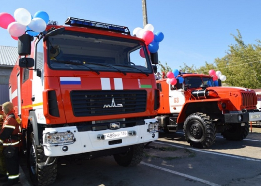 Парк пожарной техники пополнился двумя машинами в Терновском районе