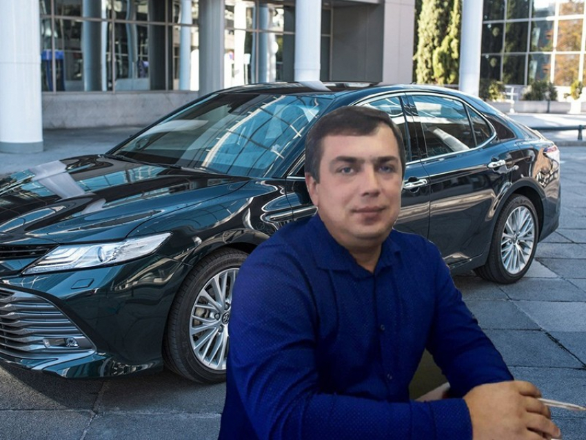 Для нужд главы сельского поселения в Новохоперском районе покупают Toyota Camry за счет налогоплательщиков 