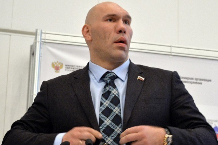 Депутат-единоросс Николай Валуев рассказал пенсионерам, что стыднее их бедности