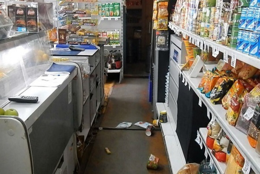 Житель Верхнего Карачана напал на продавца магазина в Борисоглебске и угнал автомобиль