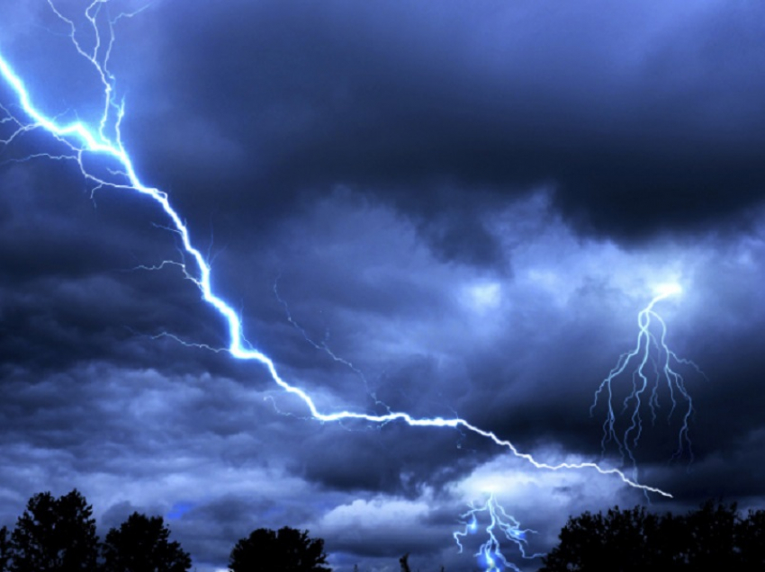 На Воронежскую область надвигаются грозы и град