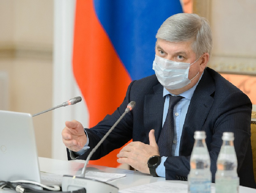 Губернатор Гусев вновь ослабил коронавирусные ограничения в Воронежской области