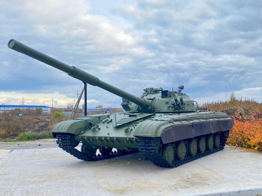 Танк Т-64 установили в Борисоглебске