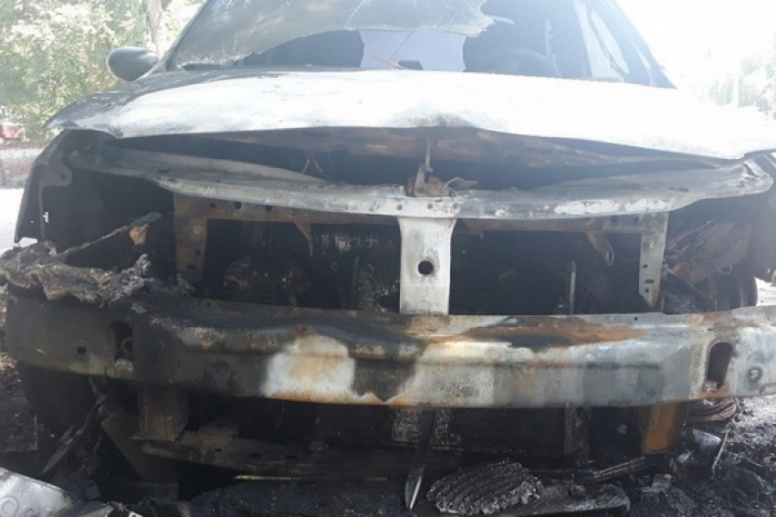 В Борисоглебске злоумышленники подожгли автомобиль