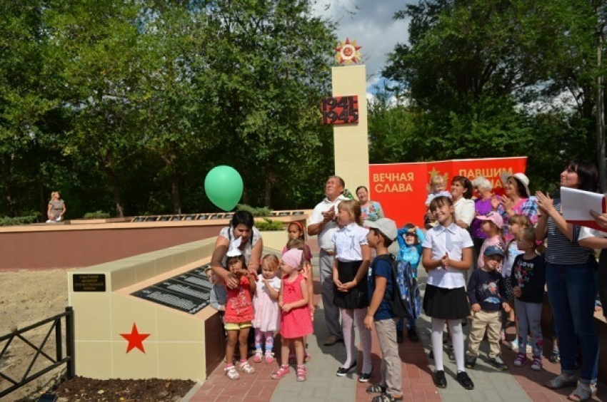 В Махровке открыли отреставрированный мемориальный комплекс