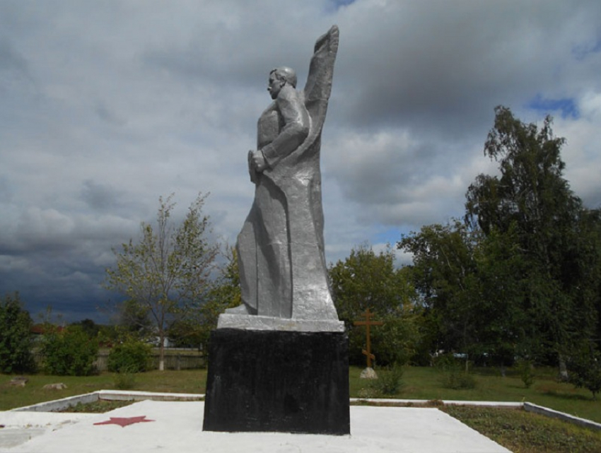 В грибановской Васильевке отремонтируют памятник погибшим землякам в годы Войны