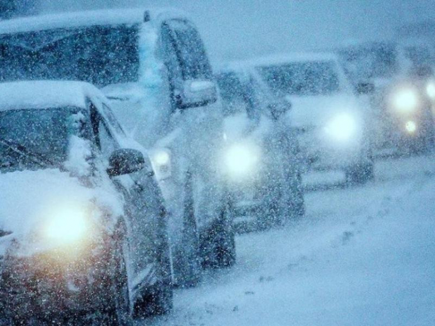 МЧС предупредило о мощном снегопаде и гололедице в Воронежской области