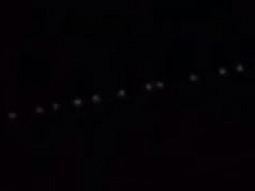 Спутники Starlink сняли на видео в небе над Грибановским районом