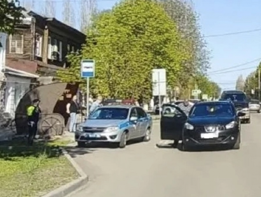 Школьник попал под колеса автомобиля, перебегая дорогу в центре Борисоглебска