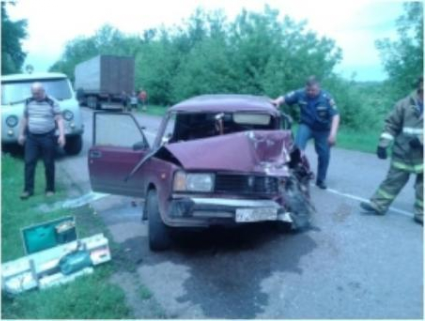 Очередное ДТП в Борисоглебском районе: «ВАЗ-2105» столкнулся с трактором