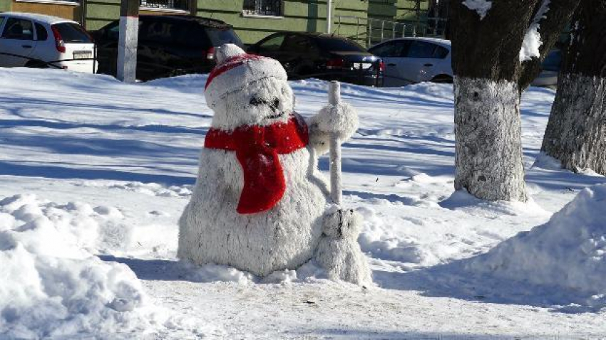 Изуродованный вандалами снеговик стоил  90 000 рублей