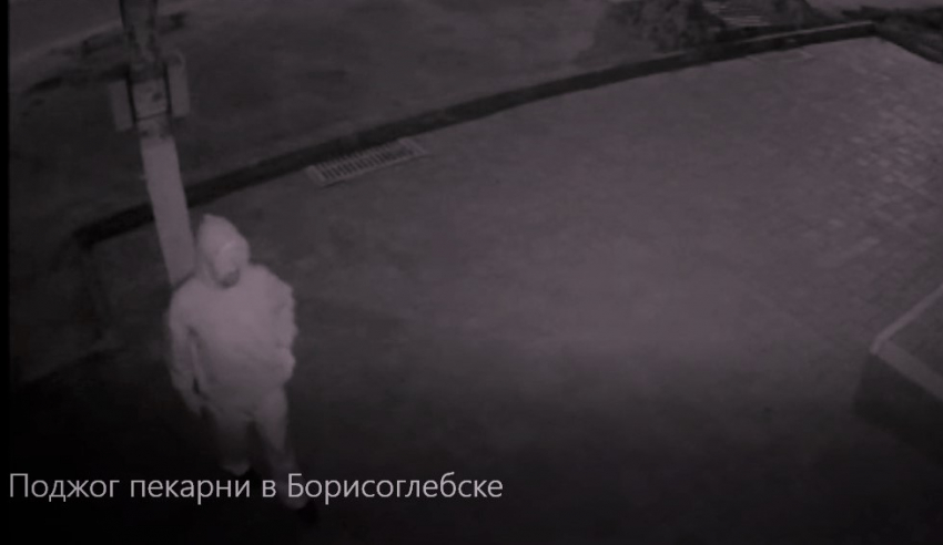 Неизвестные забросали пиротехническими снарядами пекарню в Борисоглебске