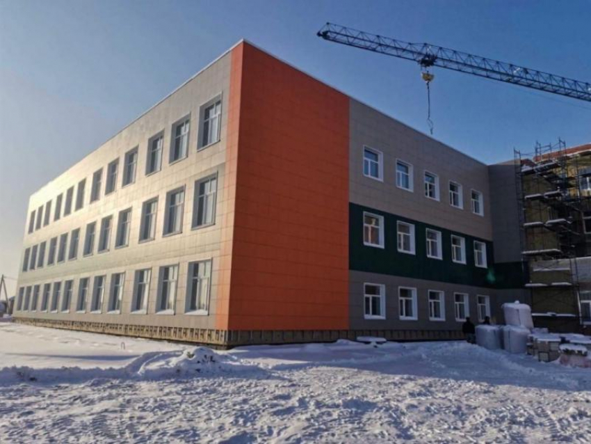«Идем в графике»: губернатор оценил ход строительства новой школы в Борисоглебске 
