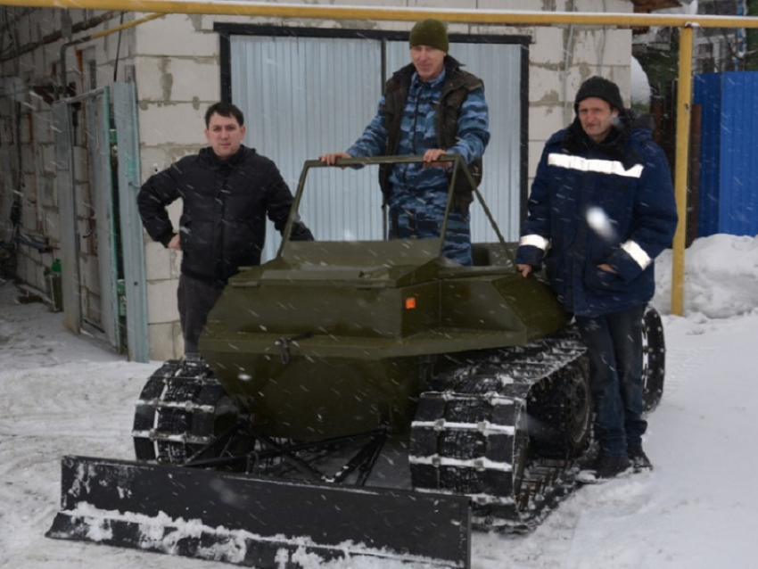 В Поворино художник-скульптор самостоятельно собрал вездеход