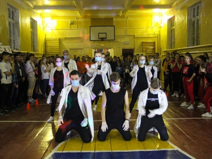 Борисоглебские студенты сошлись в «танцевальном батле»