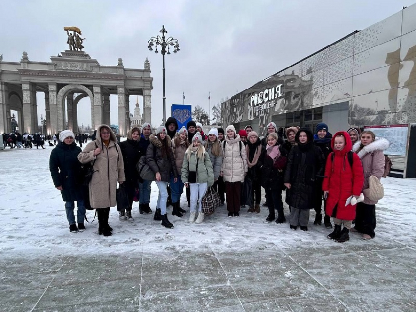 Поворинские школьники посетили главную выставку страны в Москве