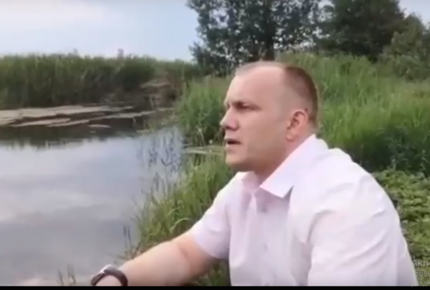 "С чего начинается Родина» – спел самый искренний чиновник Воронежской области 