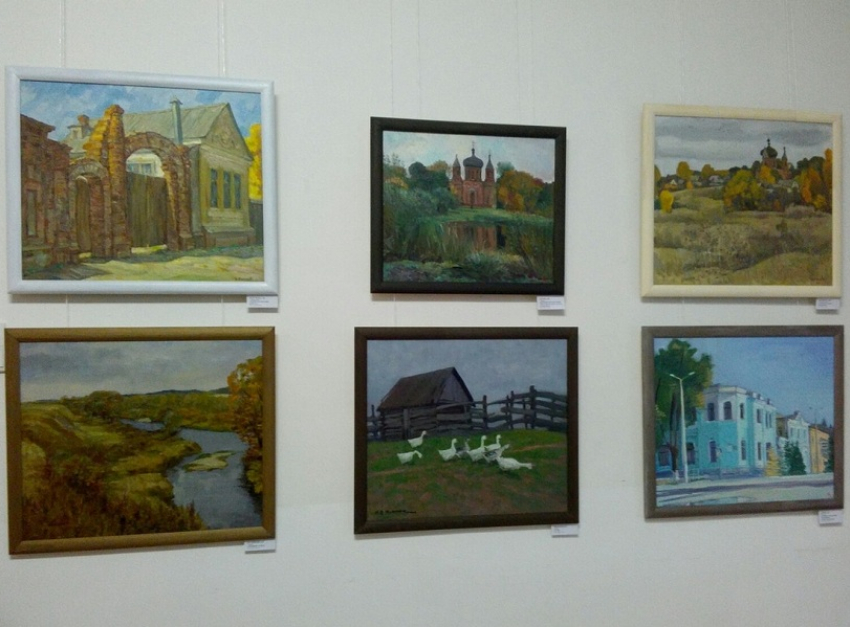 Работы пленэра «На земле Бориса и Глеба» выставили в правительстве Воронежской области