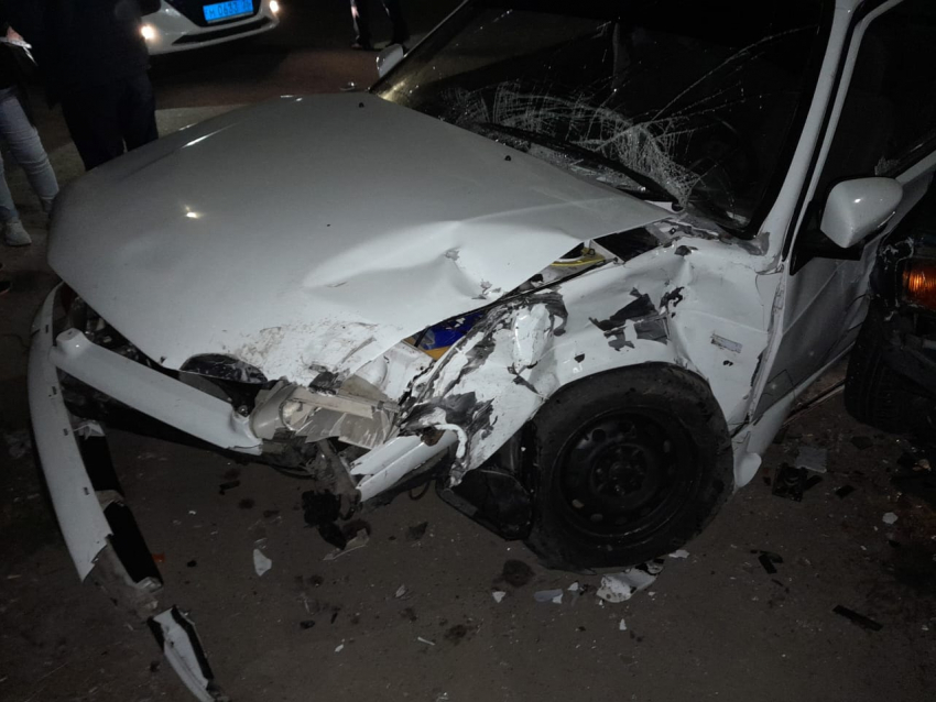 В Борисоглебске столкнулись два автомобиля: пострадала несовершеннолетняя пассажирка 