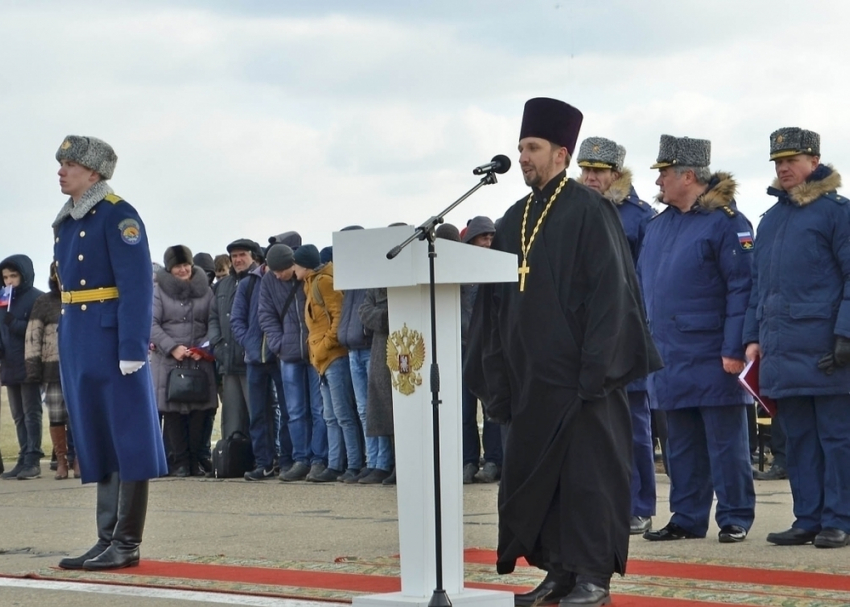 Священнослужители Борисоглебской епархии приняли участие в торжественной встрече боевых лётчиков