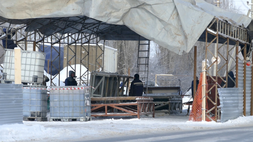Ремонту канализационного коллектора в Борисоглебске помешали морозы