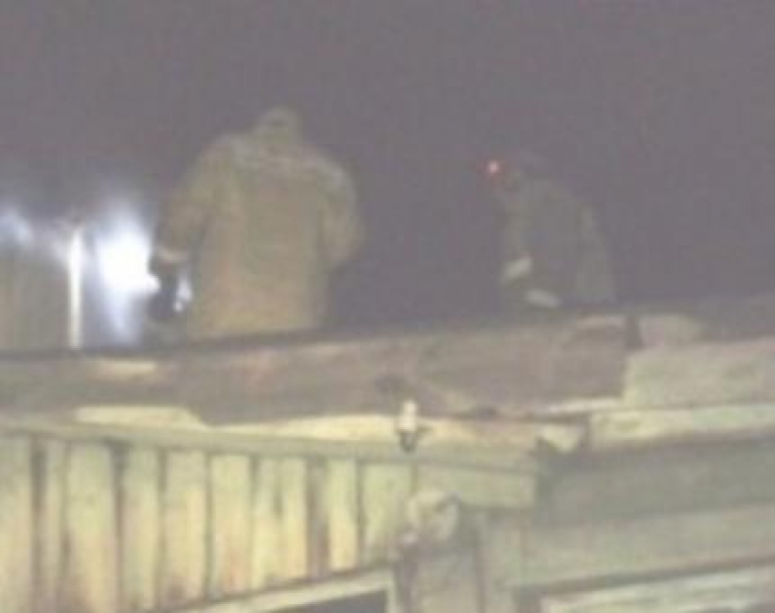 Ночью в Борисоглебске  загорелся жилой дом