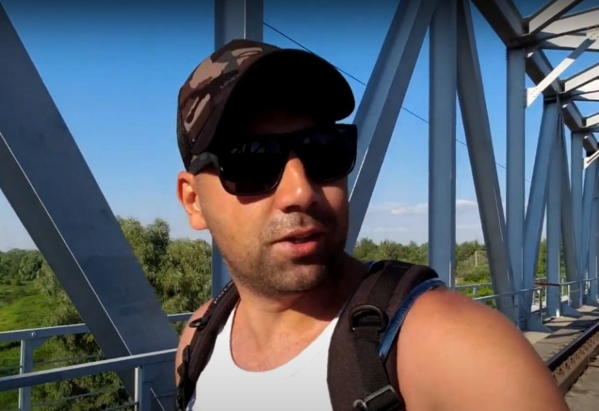 Экскурсию по диким пляжам Хопра провел борисоглебский видеоблогер