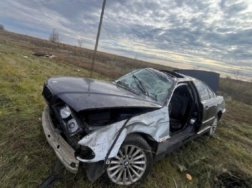 Житель Подмосковья погиб в перевернувшейся иномарке в Новохоперском районе