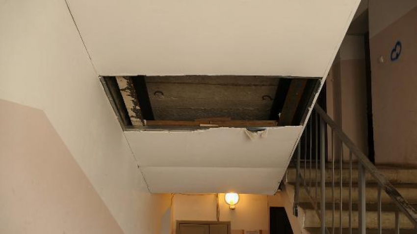 Жители многоэтажки на  окраине Борисоглебска не могут добиться  ремонта их «нового» дома