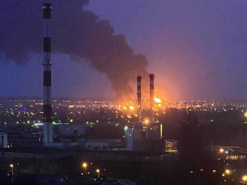 Нефтебаза в Белгороде подверглась атаке вертолетов ВСУ