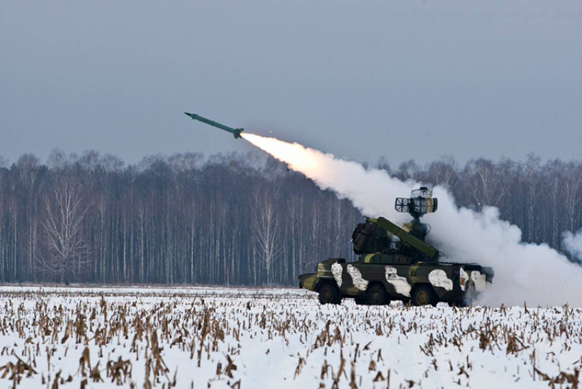 В соседней с Воронежской Белгородской областью ПВО сбила три вражеские ракеты