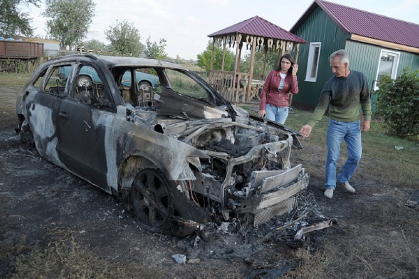 В Грибановском районе рэкетиры сожгли автомобиль местного фермера