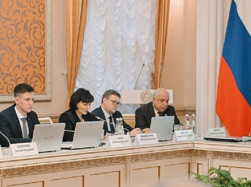 Михаил Брагин рассказал губернатору о взаимодействии властей Терновского района с жителями