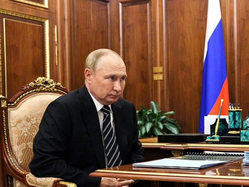 Владимир Путин освободил от мобилизации аспирантов и семинаристов