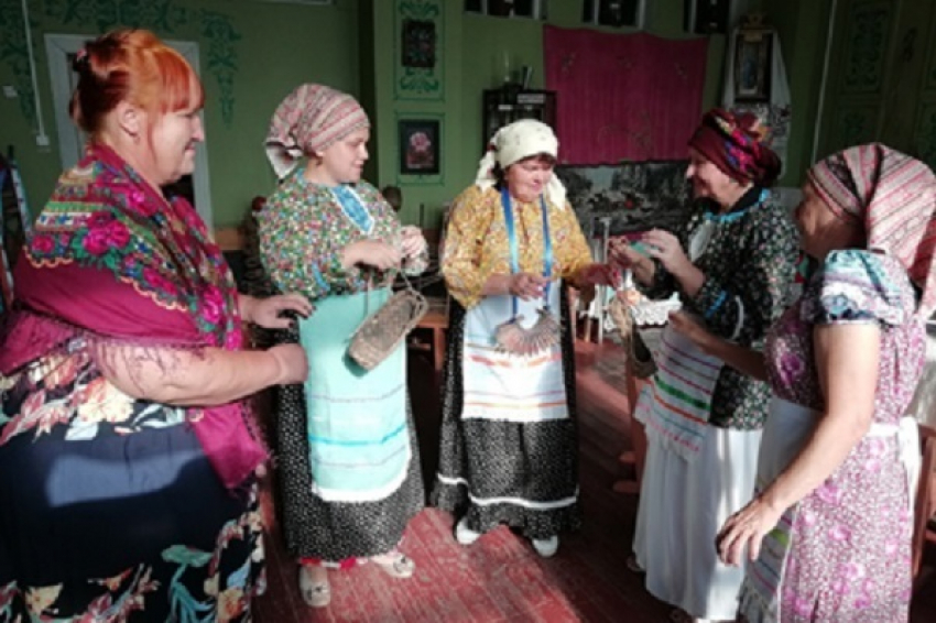 Жители села под Борисоглебском создают передвижной интерактивный кукольный театр