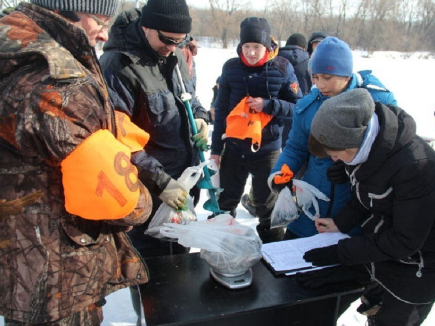 Чемпионат Борисоглебского городского округа по рыбной ловле со льда собрал более 50-ти участников