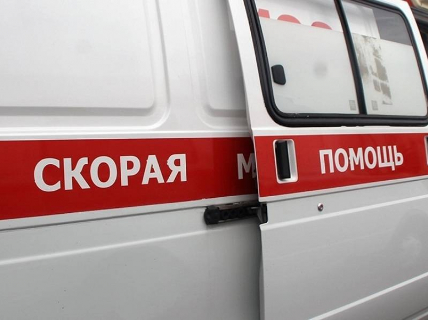 Микроавтобус насмерть сбил женщину на трассе в Терновском районе