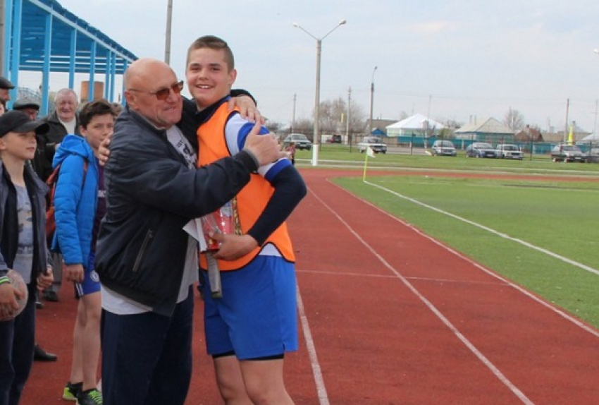 Футболист из Новохоперска стал игроком юношеской команды воронежского клуба «Факел»