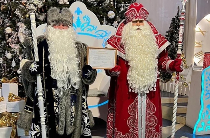 Два Деда Мороза (Российский и Воронежский) подписали соглашение о сотрудничестве