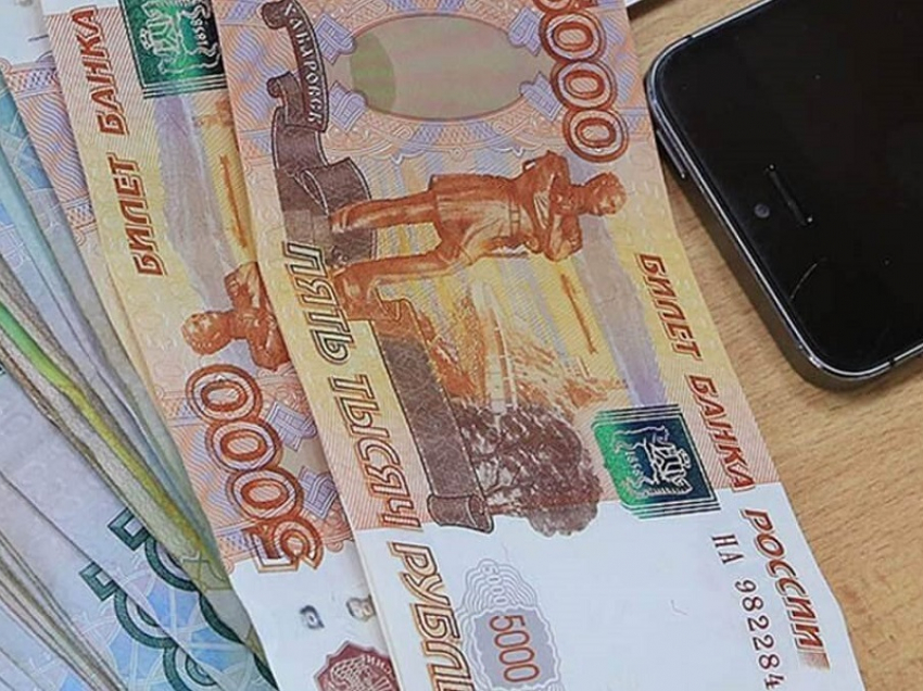 Учитель математики из Грибановского района взял два кредита и перевел деньги мошенникам