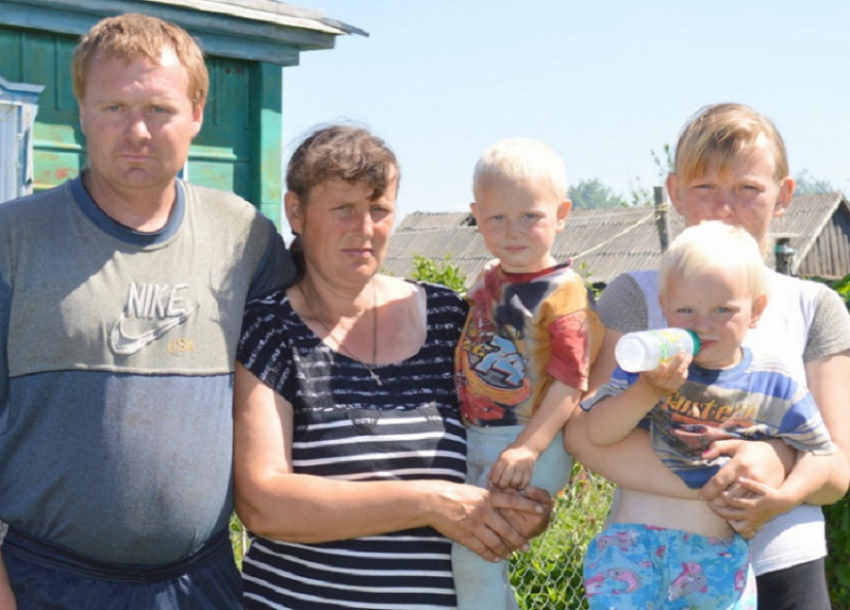 Многодетная семья из Терновского района осталась без дома из-за пожара