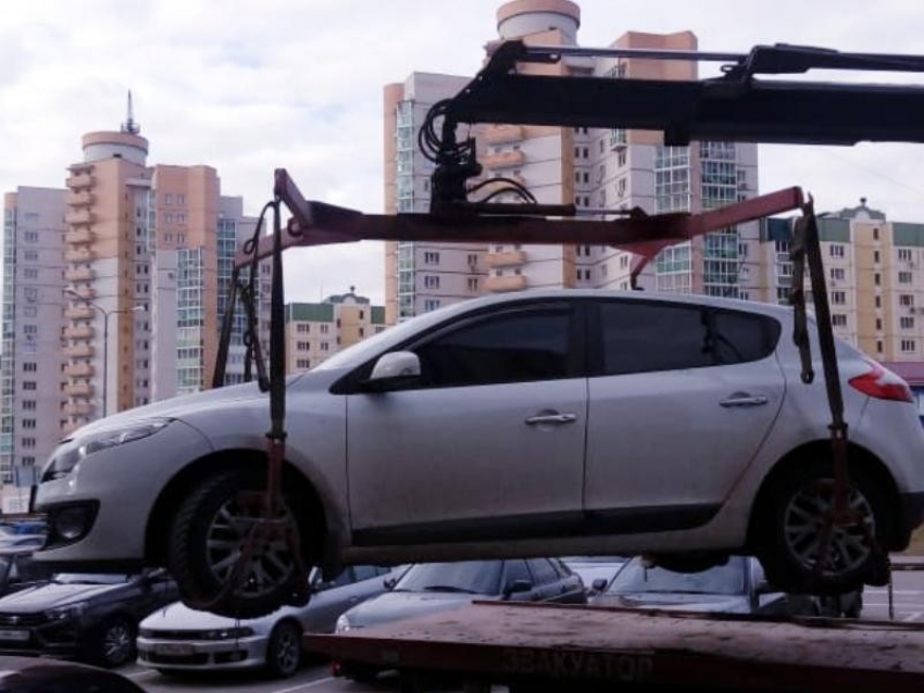 У жителя Воронежской области  забрали автомобиль за 112 штрафов ГИБДД