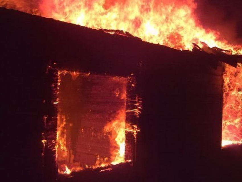Вчера в Грибановке сгорел жилой дом