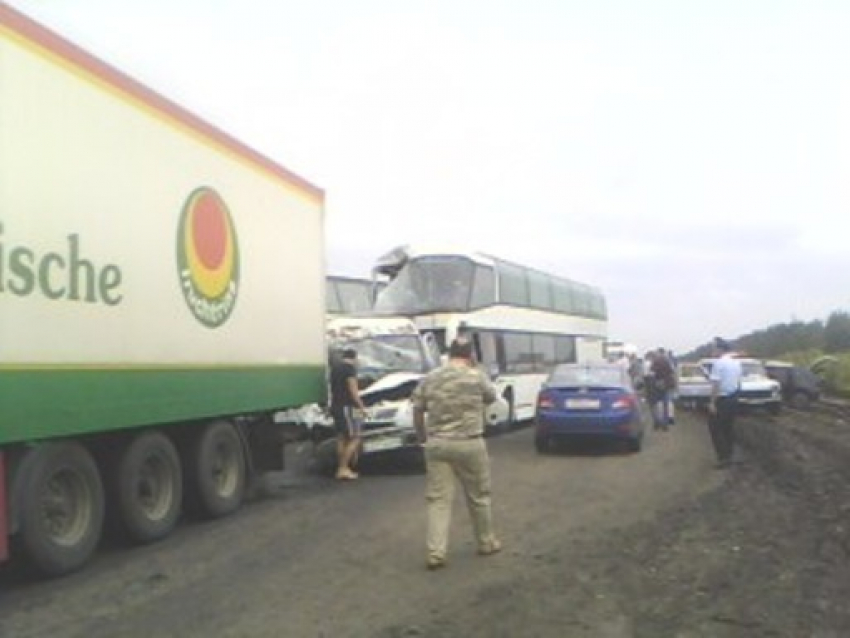 В  массовом ДТП на трассе «Каспий» обвинили водителя  рейсового автобуса