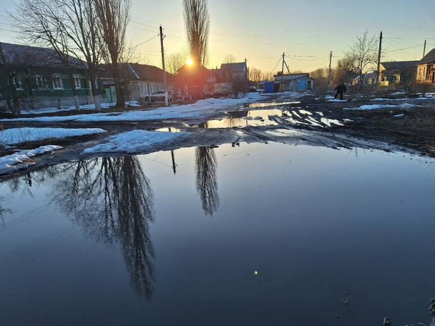 С приходом весны «стремительно развивающийся» Борисоглебск раскис и утонул